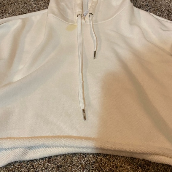 CREAM ARDENE CROP HOODIE - Picture 7 of 8